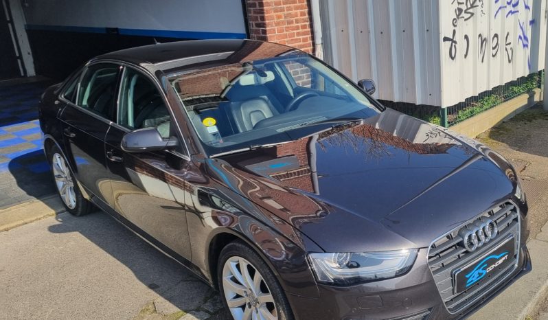 AUDI A4 IV PHASE 2 2.0 TDI 143 AMBITION LUXE plein