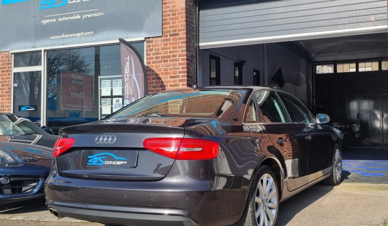 AUDI A4 IV PHASE 2 2.0 TDI 143 AMBITION LUXE plein