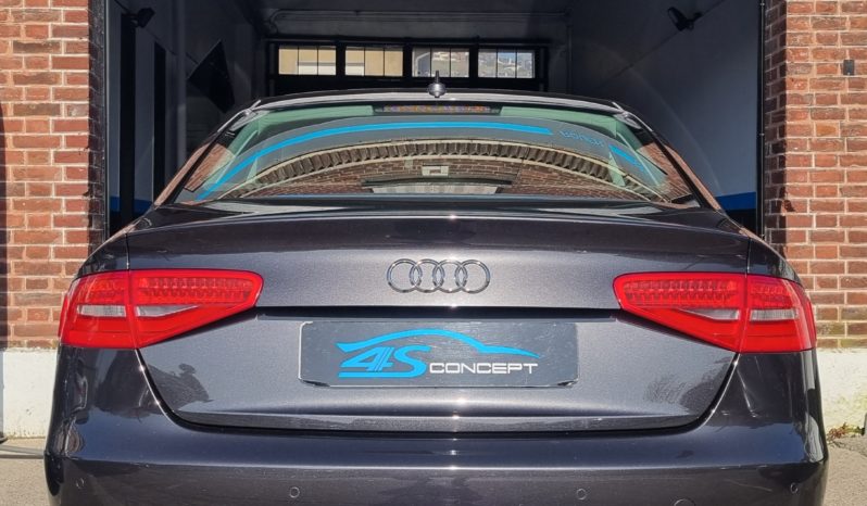 AUDI A4 IV PHASE 2 2.0 TDI 143 AMBITION LUXE plein