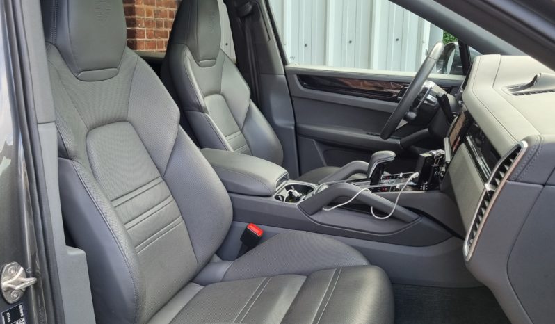 PORSCHE CAYENNE III COUPE V6 3.0 E-HYBRID 462 TIPTRONIC plein