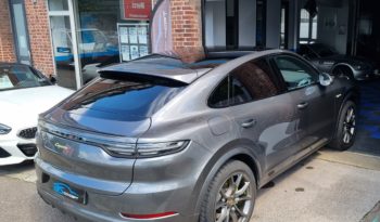 PORSCHE CAYENNE III COUPE V6 3.0 E-HYBRID 462 TIPTRONIC plein