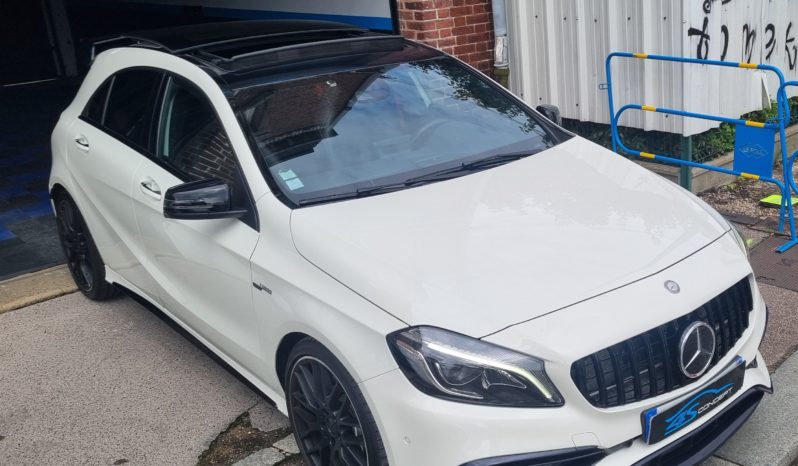 MERCEDES-BENZ CLASSE A 45 AMG 381 CH 4MATIC plein