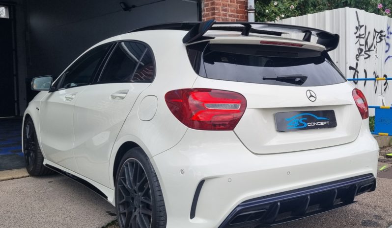 MERCEDES-BENZ CLASSE A 45 AMG 381 CH 4MATIC plein
