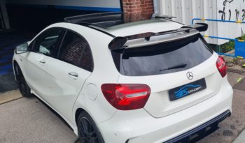 MERCEDES-BENZ CLASSE A 45 AMG 381 CH 4MATIC plein