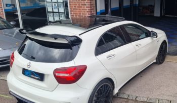 MERCEDES-BENZ CLASSE A 45 AMG 381 CH 4MATIC plein
