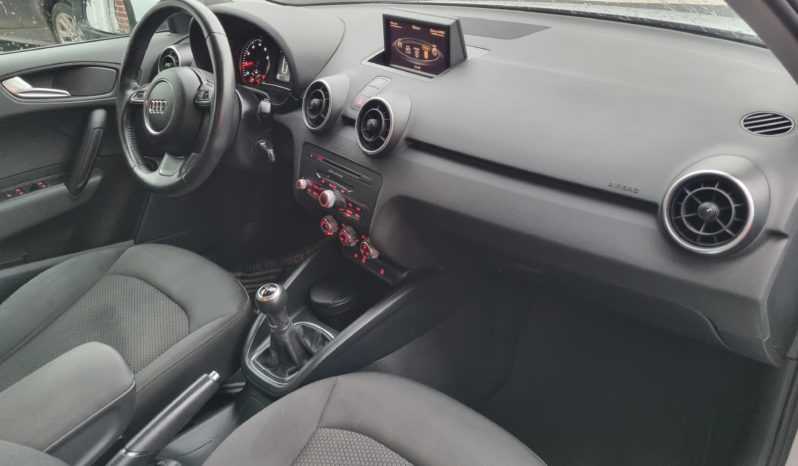 AUDI A1 SPORTBACK 1.2 TFSI 86 CH AMBIENTE plein