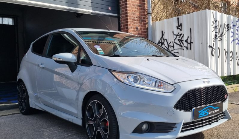FORD FIESTA V 1.6 ECOBOOST ST200 BVM6 plein