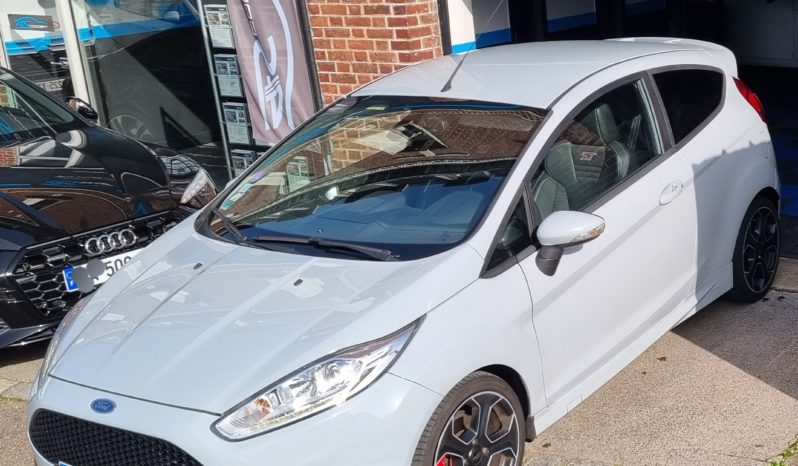 FORD FIESTA V 1.6 ECOBOOST ST200 BVM6 plein