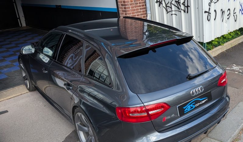 AUDI RS4 AVANT V8 4.2 FSI 450 CH QUATTRO S-TRONIC7 plein
