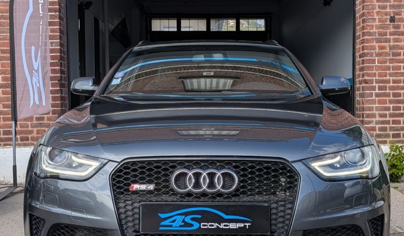 AUDI RS4 AVANT V8 4.2 FSI 450 CH QUATTRO S-TRONIC7 plein