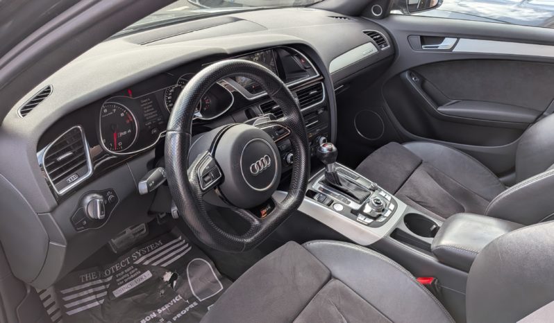 AUDI RS4 AVANT V8 4.2 FSI 450 CH QUATTRO S-TRONIC7 plein