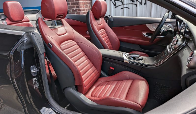 MERCEDES-BENZ CLASSE C CABRIOLET 220d 194 CH AMG LINE 4 MATIC 9G-TRONIC plein