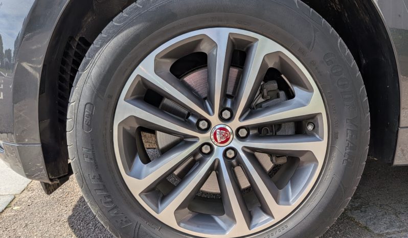 JAGUAR F-PACE 2.0T 250 CH R-SPORT 4WD BVA8 plein