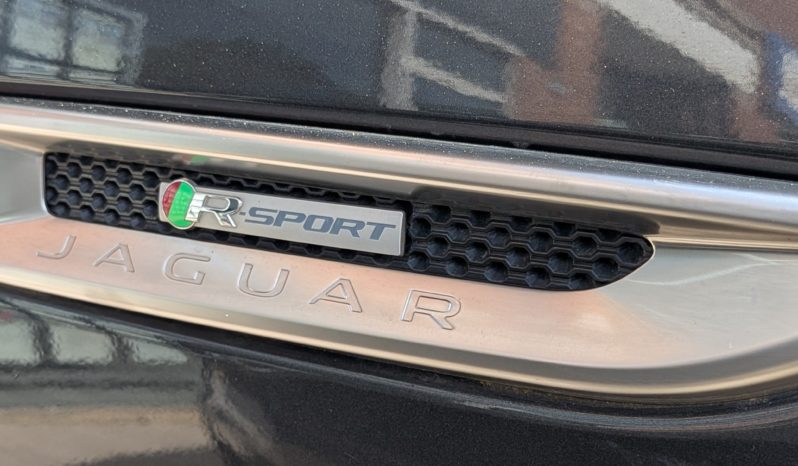 JAGUAR F-PACE 2.0T 250 CH R-SPORT 4WD BVA8 plein