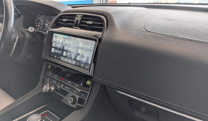 JAGUAR F-PACE 2.0T 250 CH R-SPORT 4WD BVA8 plein