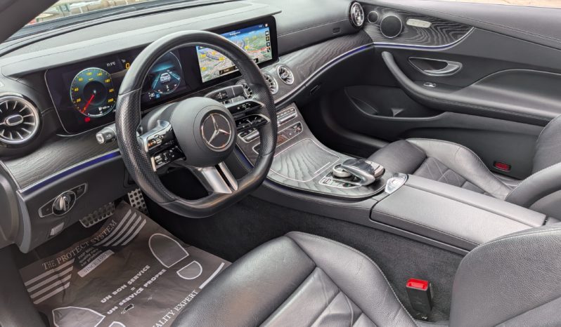MERCEDES-BENZ CLASSE E 220d CABRIOLET 194 CH AMG LINE 9G-TRONIC plein