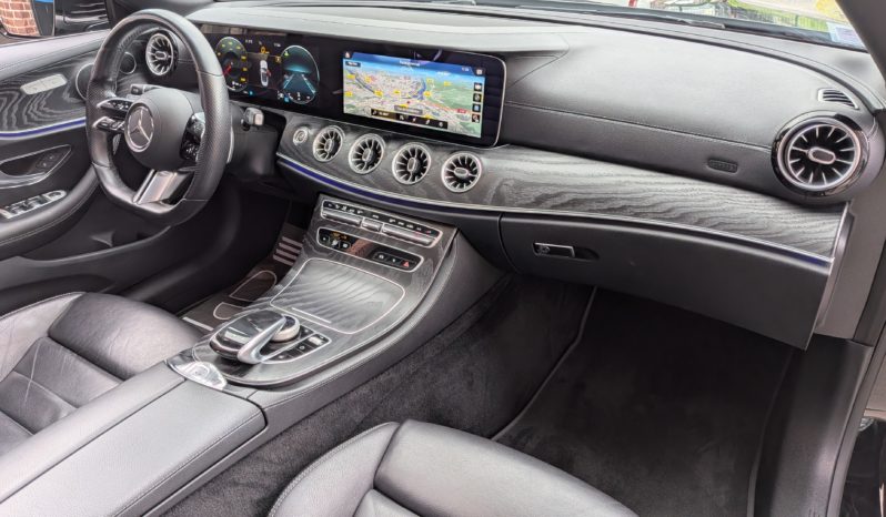 MERCEDES-BENZ CLASSE E 220d CABRIOLET 194 CH AMG LINE 9G-TRONIC plein