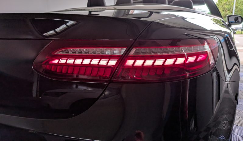 MERCEDES-BENZ CLASSE E 220d CABRIOLET 194 CH AMG LINE 9G-TRONIC plein